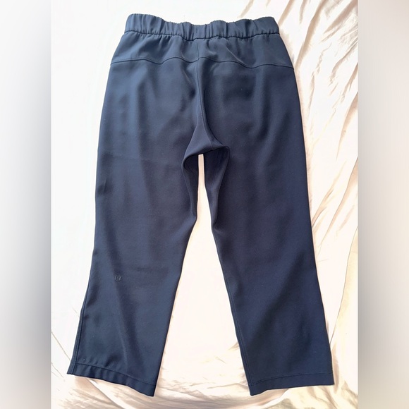 Like New! Lululemon On The Fly Jogger 23” Size 8- Black - Picture 7 of 9